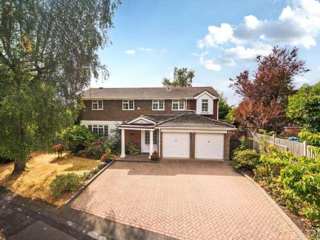 House for sale in Fole, Surrey
