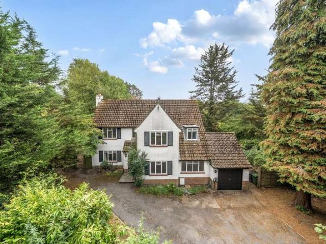 House for sale in Heol-las, Surrey