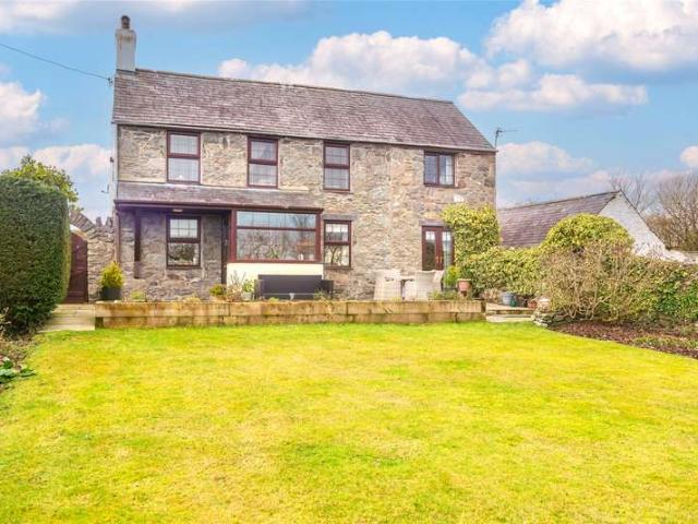 House for sale in Llanddaniel Fab, Wales