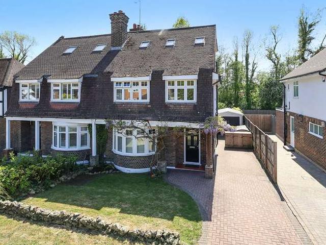 House for sale in Oxted, Hillview