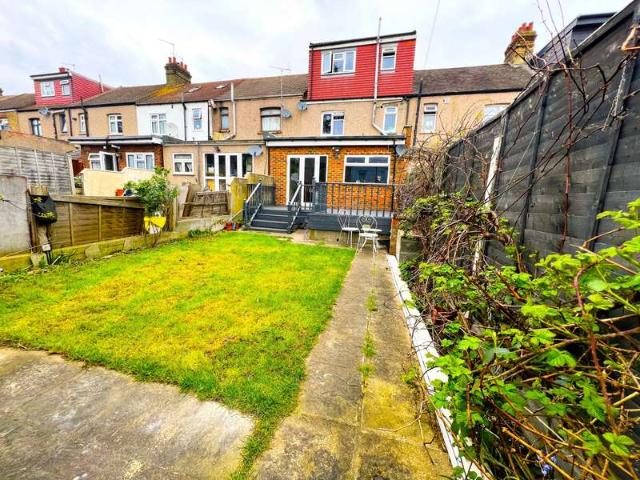 House for sale in Little Ilford, Greater London