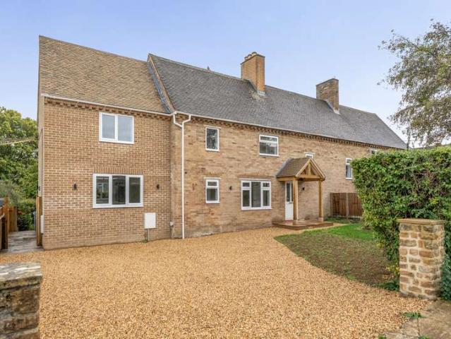 House for sale in Finstock Heath, West Oxfordshire