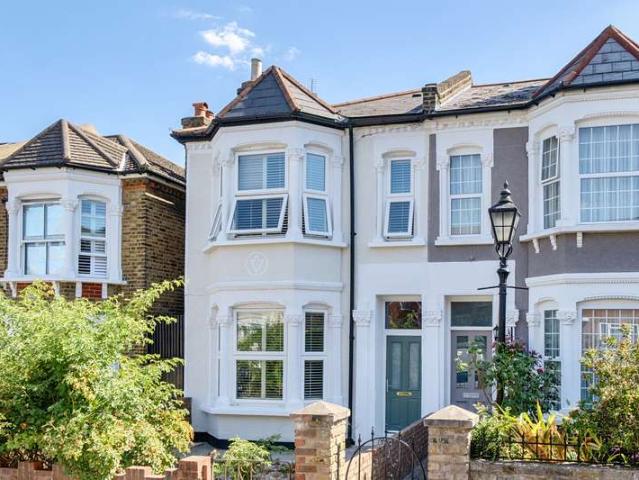 House for sale in London Borough of Lewisham, Greater London