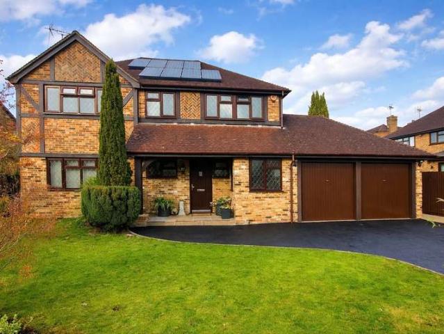 House for sale in Martin's Heron, Winkfield