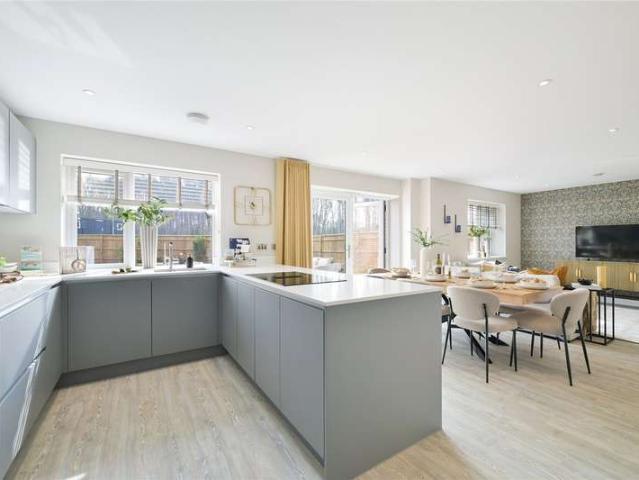 House for sale in Buckler's Park, Crowthorne