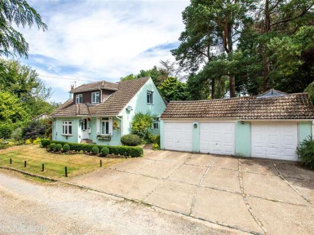 House for sale in Hillview, Surrey