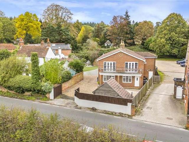 House for sale in Stratfield Mortimer, West Berkshire