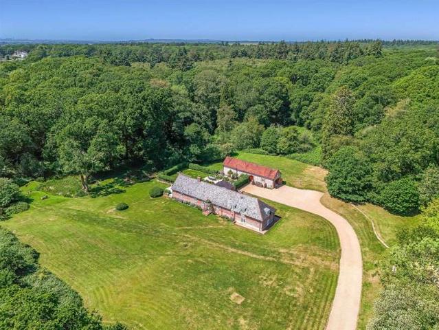 House for sale in Littlecote, West Sussex