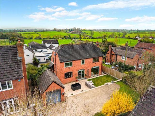 House for sale in Crookhill, Worcestershire