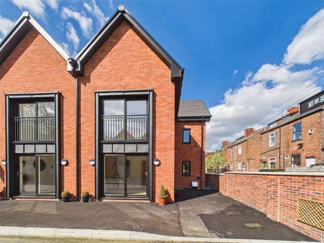 House for sale in Georgia, Greater Manchester