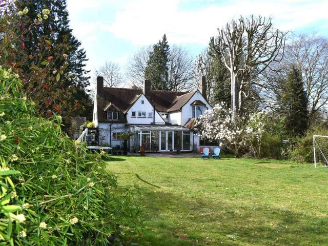 House for sale in Pachesham Park, Surrey