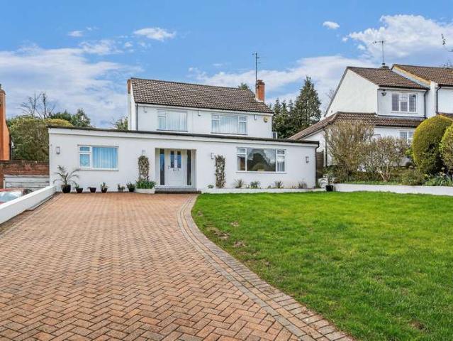 House for sale in Bushey Heath, Hertfordshire