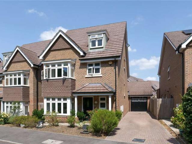 House for sale in Woodley