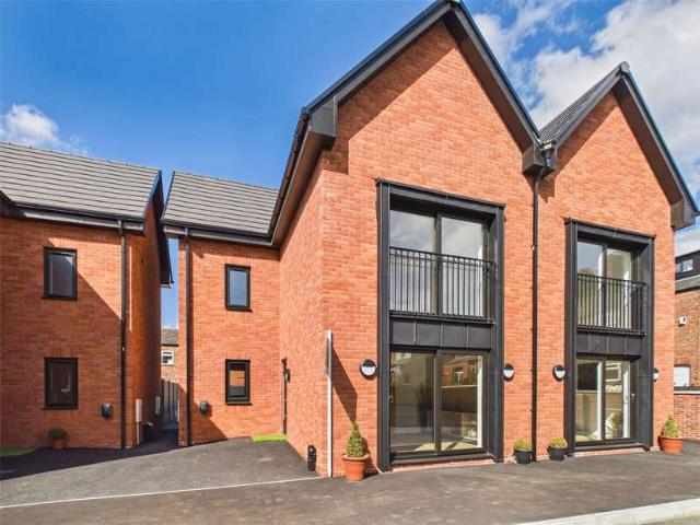 House for sale in Georgia, Greater Manchester