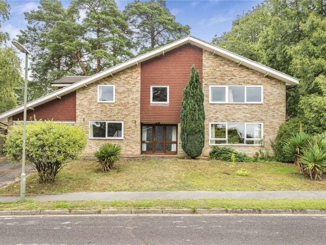 House for sale in Fole, Surrey
