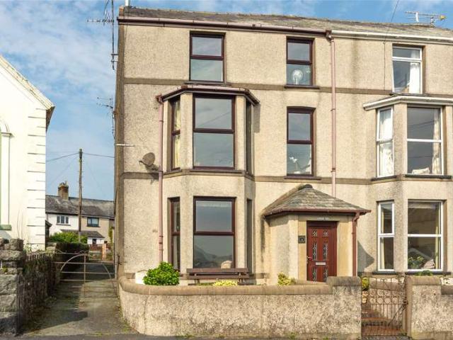 House for sale in Criccieth