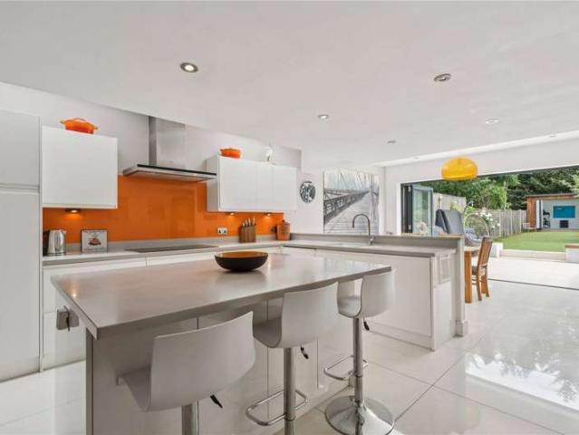 House for sale in Earlsfield, Greater London