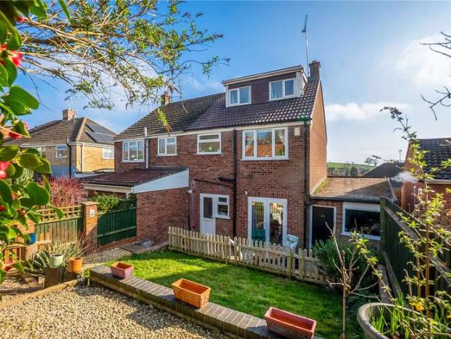House for sale in Green Close, Warwickshire