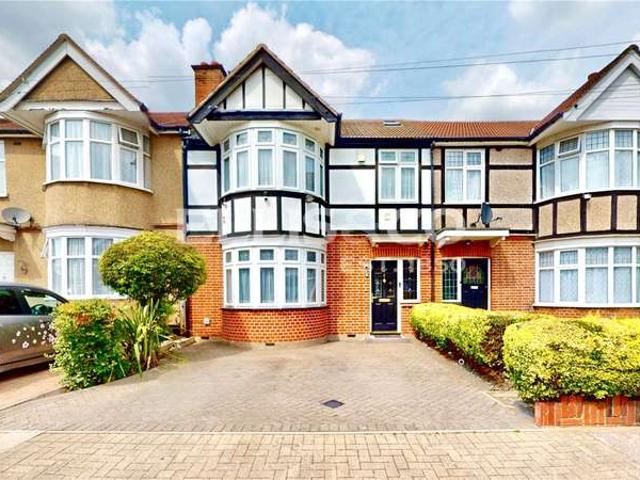 House for sale in Kenton, Greater London