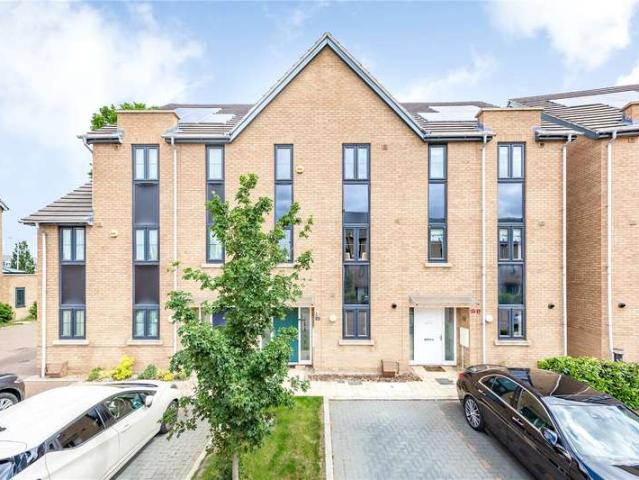 House for sale in Thames View, Greater London