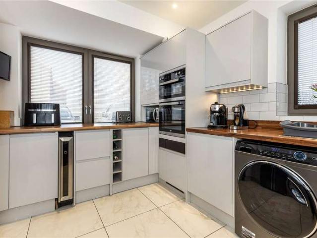 House for sale in London Borough of Croydon, Addiscombe