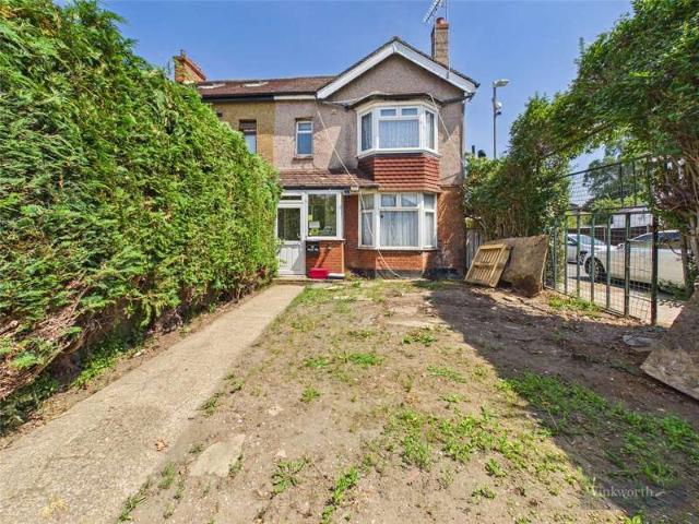 House for sale in Hook, Greater London