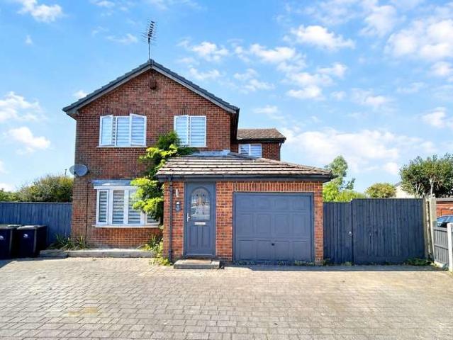 House for sale in Highcliffe and Walkford, Highcliffe-on-Sea