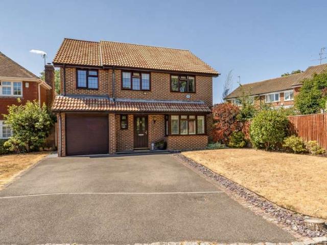 House for sale in Martin's Heron, Winkfield