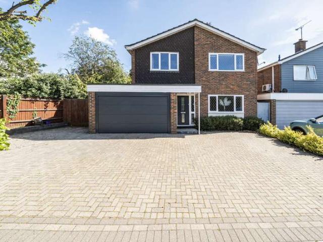House for sale in Chipping Hill, Essex