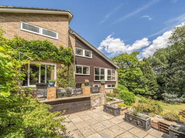 House for sale in London Borough of Croydon, Kenley
