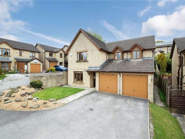 House for sale in Denholme, Bradford