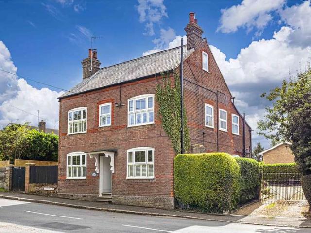 House for sale in Edlesborough, Buckinghamshire