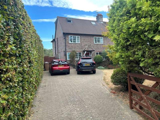 House for sale in Shalford, Westborough