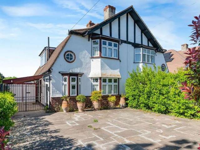 House for sale in Petts Wood, Greater London