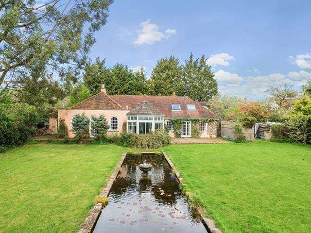 House for sale in Cranbourne, Winkfield