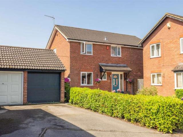 House for sale in Holyport, Bray