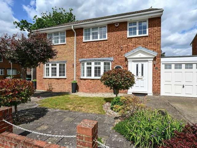 House for sale in Laleham, Staines-upon-Thames
