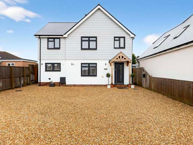 House for sale in Colwell Bay, Totland