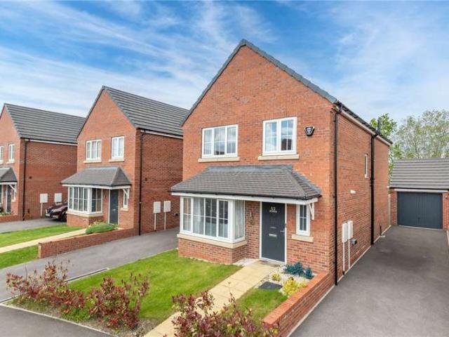 House for sale in Churwell, West Yorkshire
