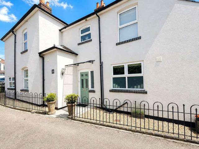 House for sale in Fole, Surrey