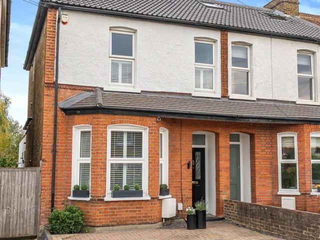 House for sale in Lower Halliford, Surrey