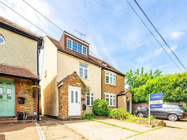 House for sale in Pouchen End, Hertfordshire
