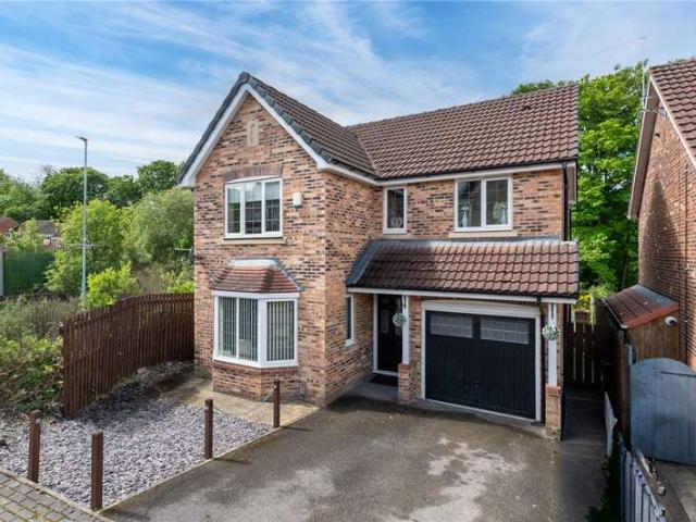 House for sale in Churwell, West Yorkshire