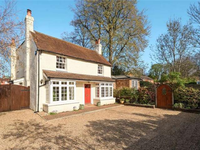 House for sale in Pachesham Park, Surrey