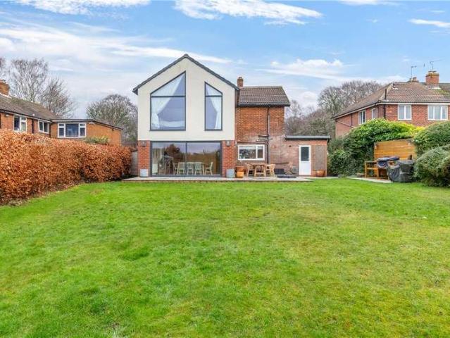 House for sale in Cookridge, West Yorkshire