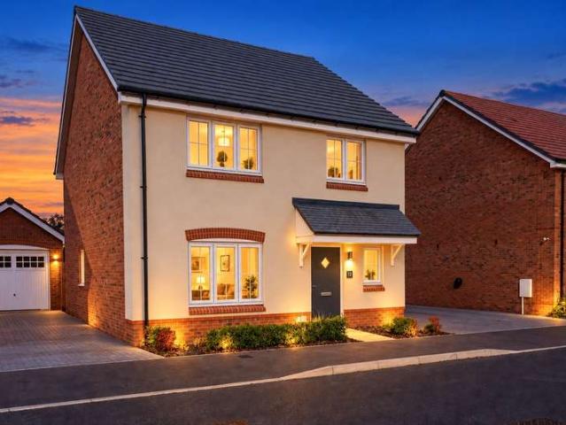House for sale in Chertsey, Runnymede