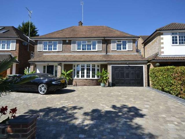 House for sale in Hadley Wood, Greater London