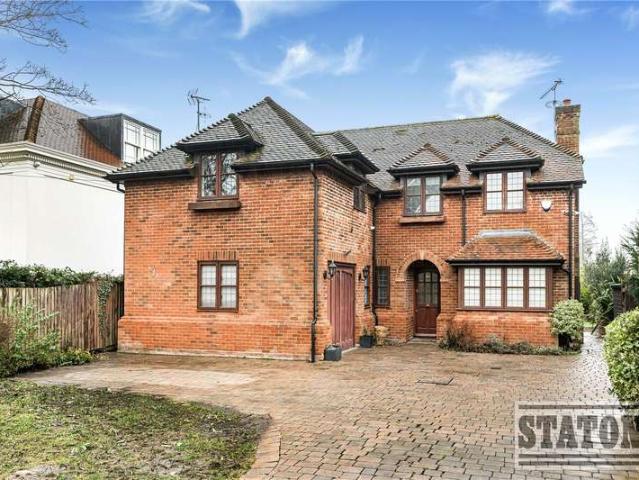 House for sale in Hadley Wood, Greater London
