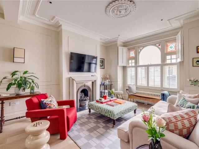 House for sale in West Kensington, Greater London