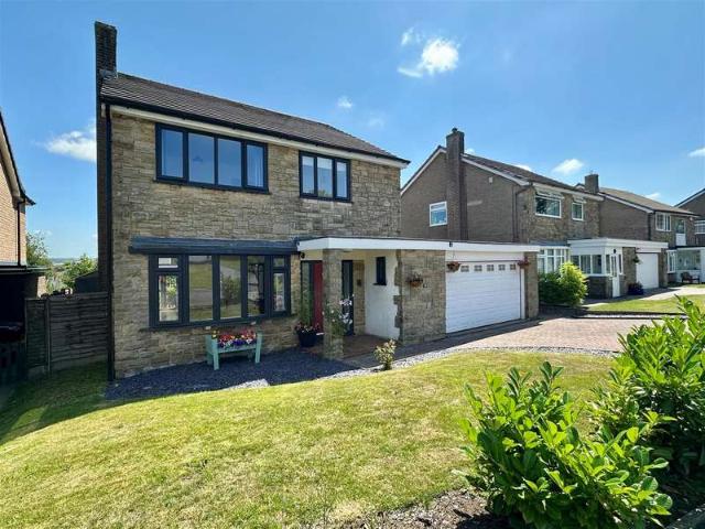 House for sale in Hockerley, Charlesworth